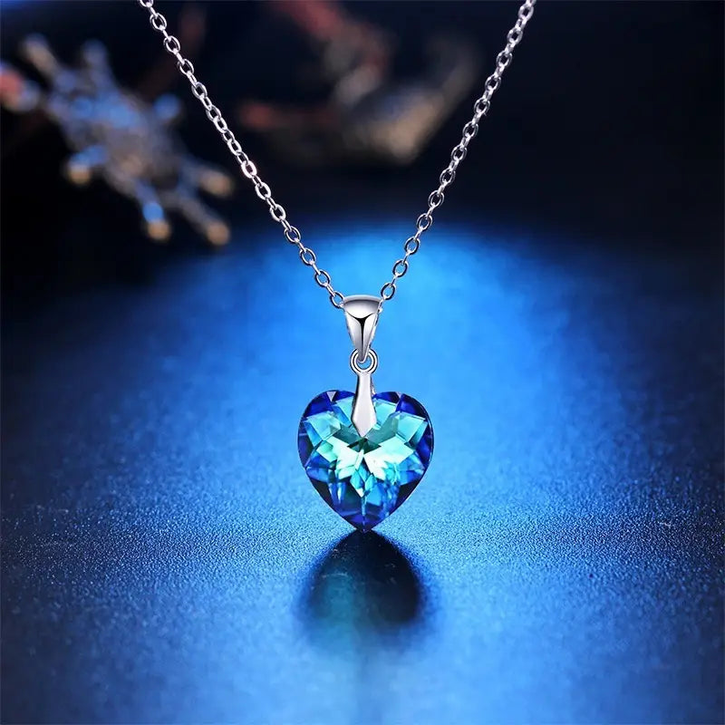 Lenora Caerwyn Jewelry Set