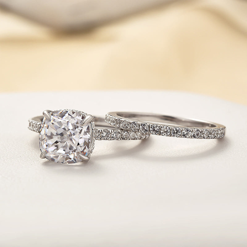 White Gold Bridal Cushion 2-Piece Ring Set