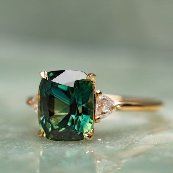 Gold Vintage-Style Green Gemstone Ring