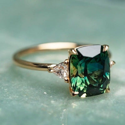 Gold Vintage-Style Green Gemstone Ring