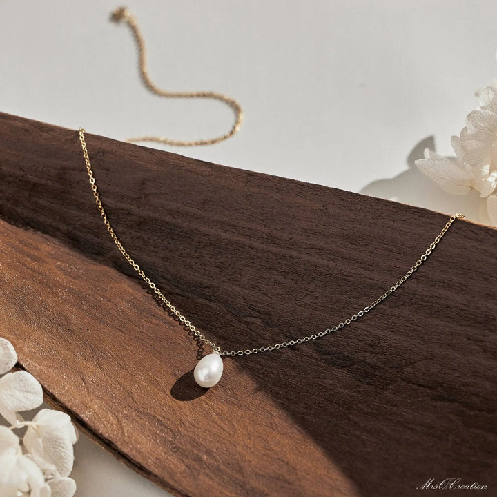 Single Pearl Pendant Necklace