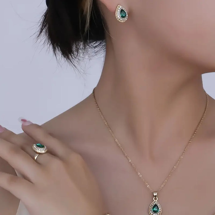 Noémie Glastra Gold Jewelry Set
