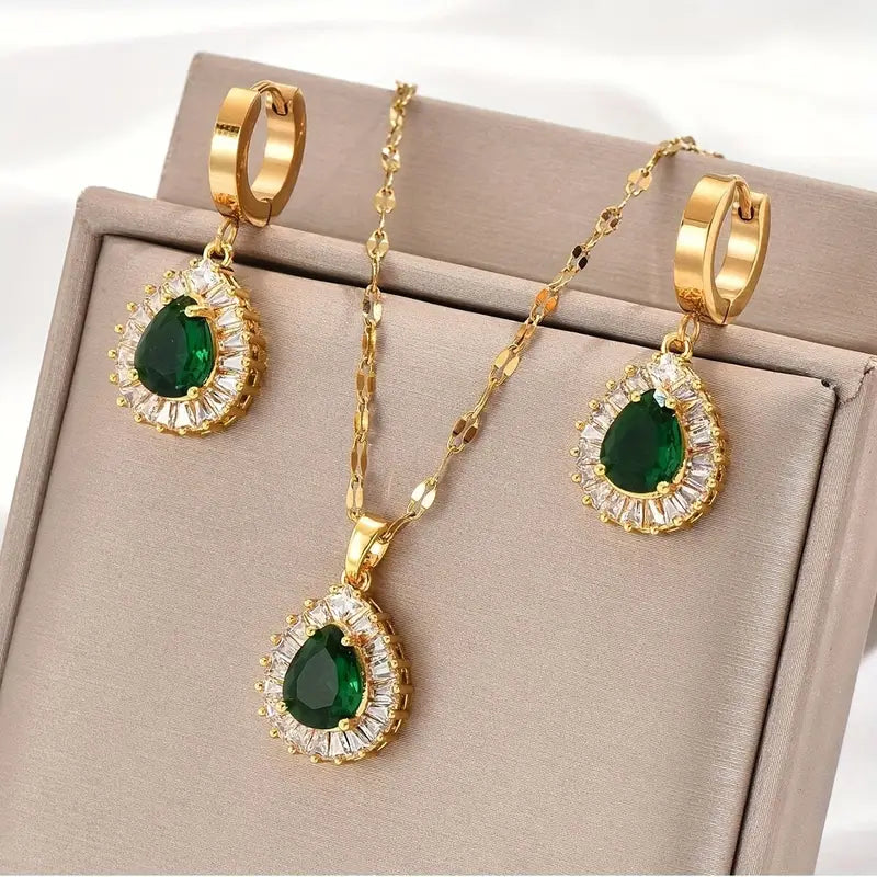 Gold Rheya Lysandelle Jewelry Set